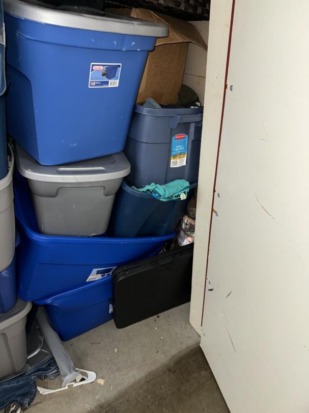 Storage Unit Auction in Longview, WA at UHaul Moving & Storage of